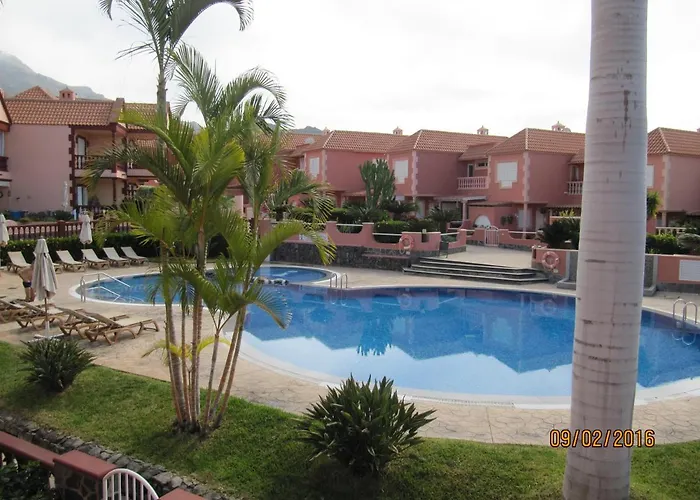 Apartment Rsid. El Duque-1